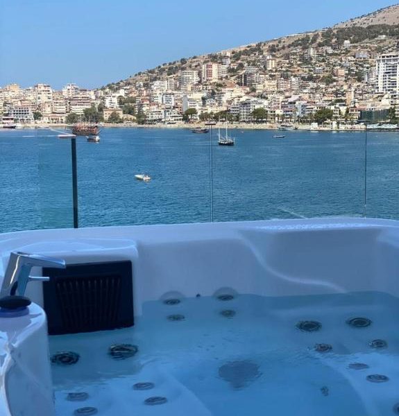 Demi Hotel