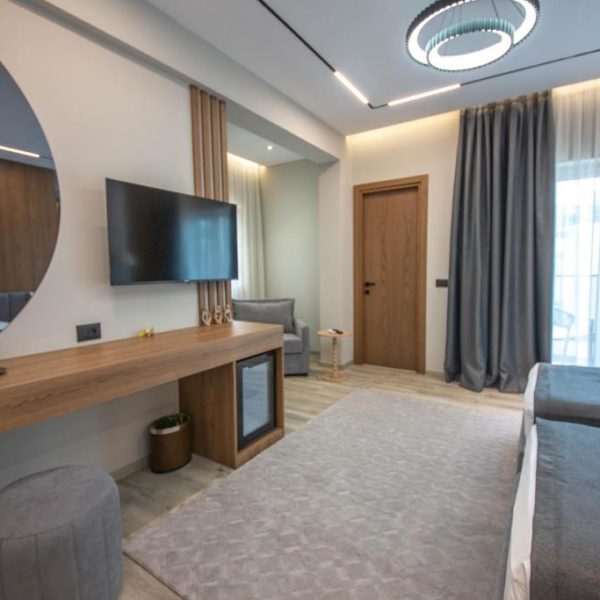 Noam Hotel