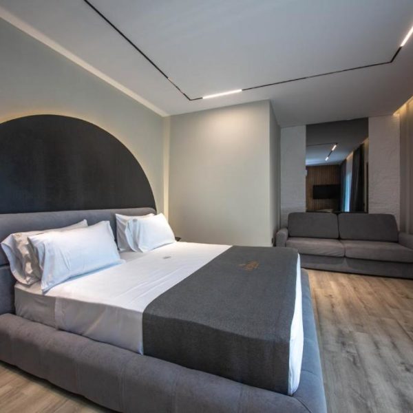 Noam Hotel