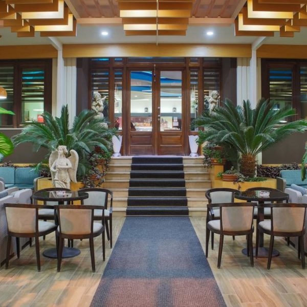 Grand Hotel
