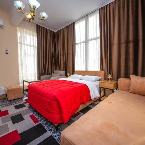 Hotel Pik Loti