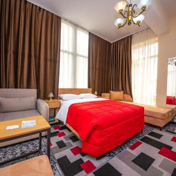 Hotel Pik Loti