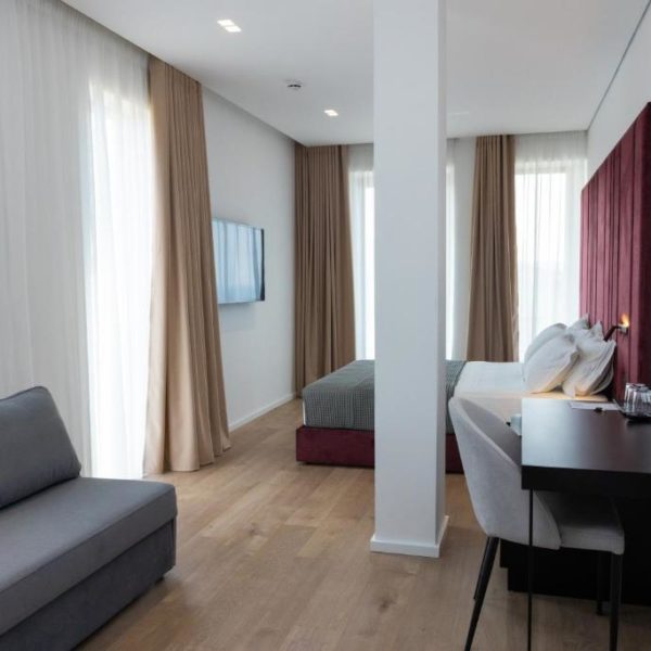 Lans Hotel