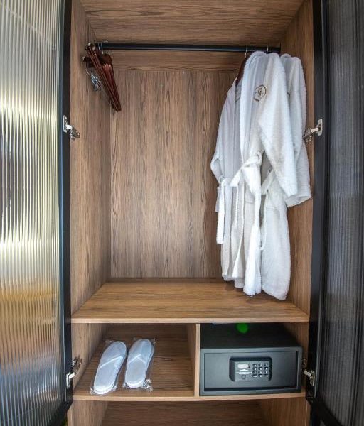 Noam Luxury Hotel