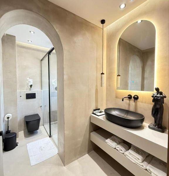 Noam Luxury Hotel