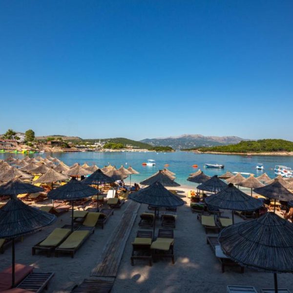 Hotel New Crystal with Private Beach