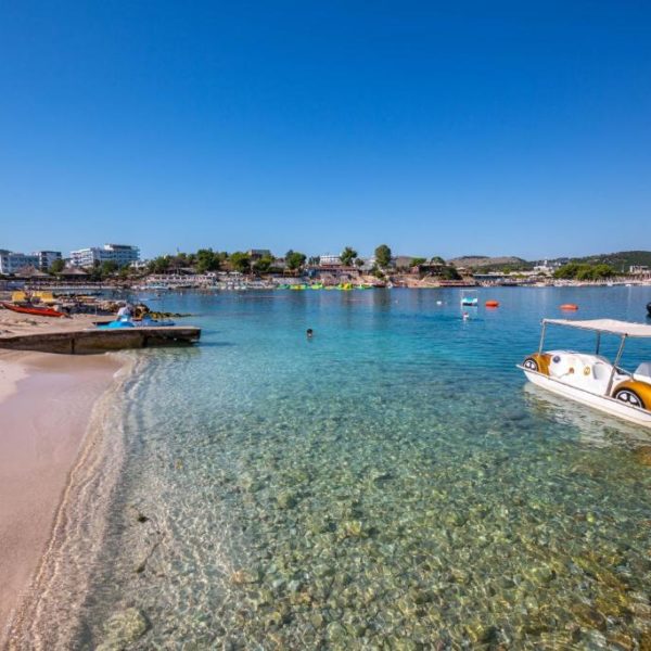 Hotel New Crystal with Private Beach