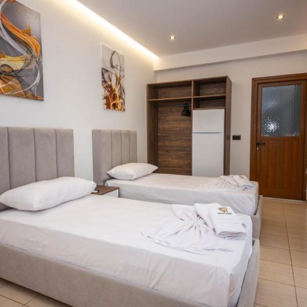 Hotel New Crystal with Private Beach