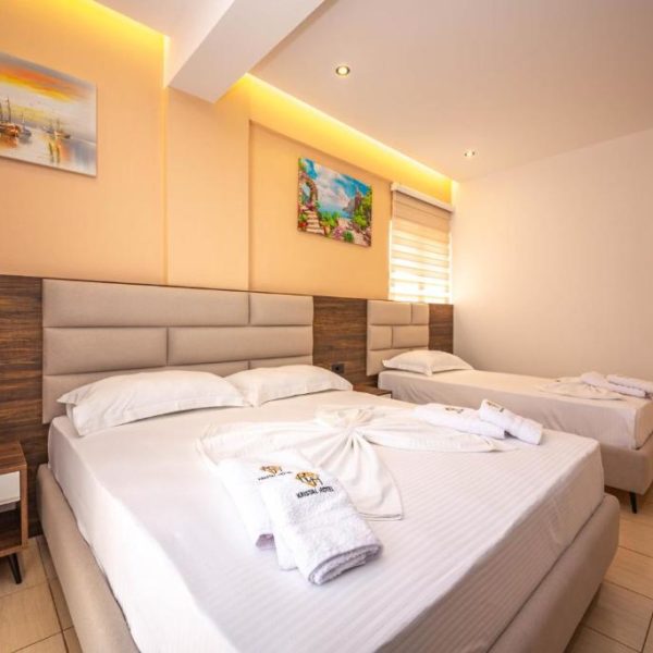 Hotel New Crystal with Private Beach