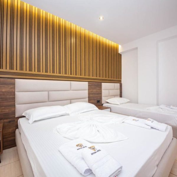 Hotel New Crystal with Private Beach