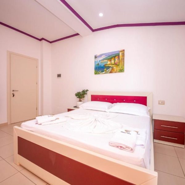 Hotel New Crystal with Private Beach