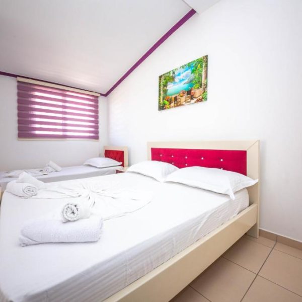 Hotel New Crystal with Private Beach