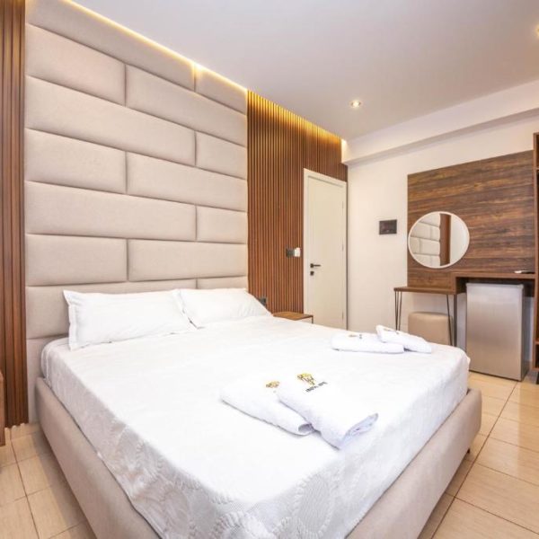 Hotel New Crystal with Private Beach