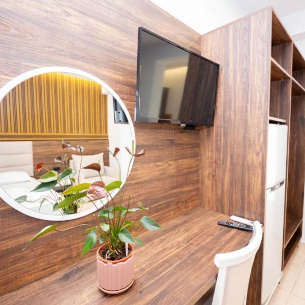 Hotel New Crystal with Private Beach