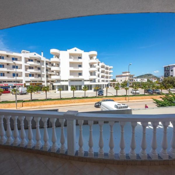 Hotel New Crystal with Private Beach