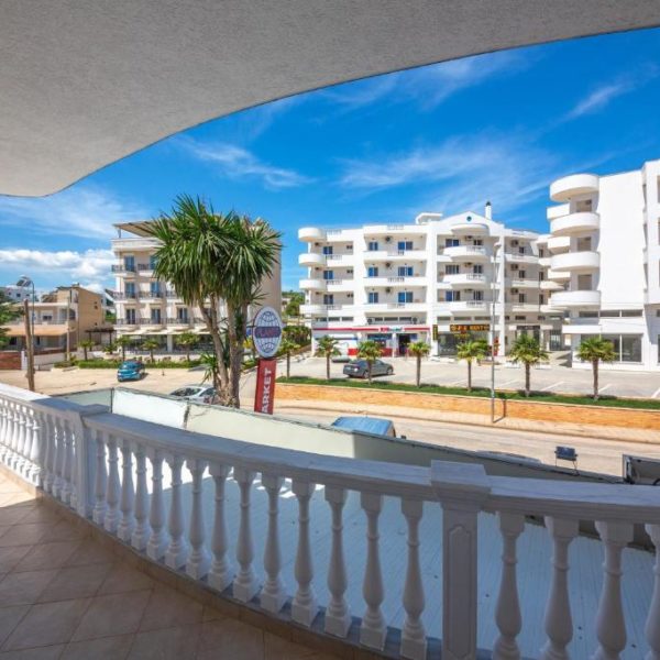 Hotel New Crystal with Private Beach