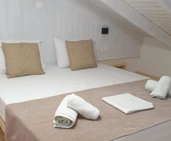 Apart-Hotel Llazari
