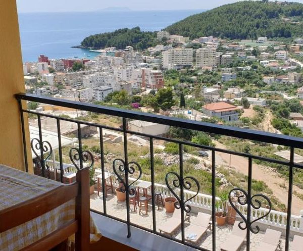 Apart-Hotel Llazari