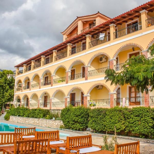 Apart-Hotel Llazari