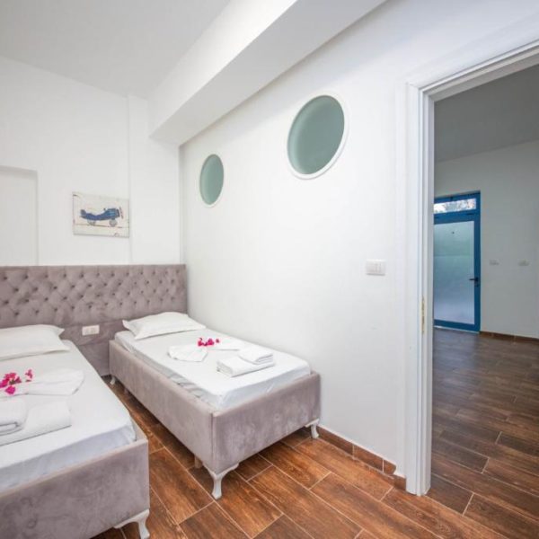 2E Villa & Homestay