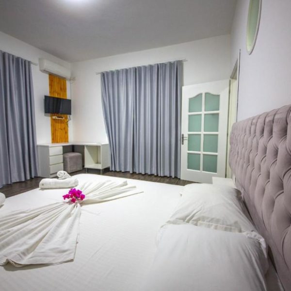 2E Villa & Homestay
