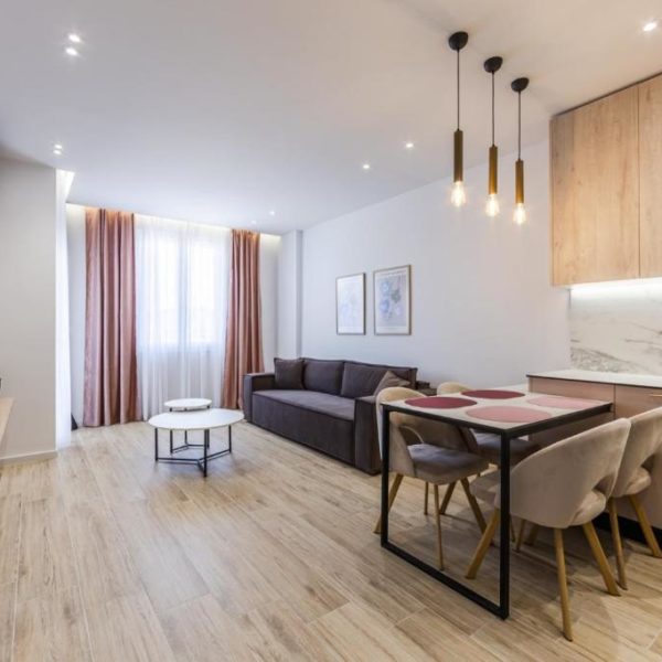 Seasons Apartments
