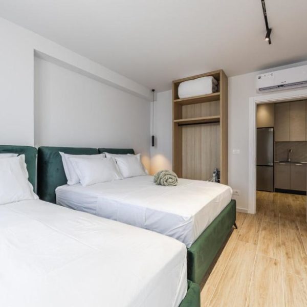 Seasons Apartments