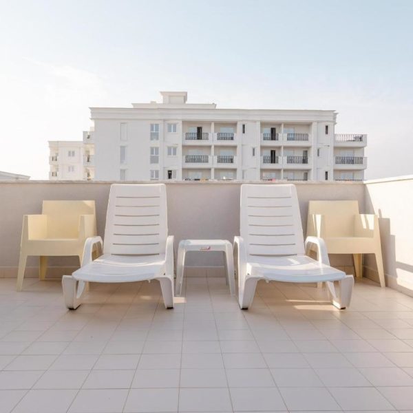 Seasons Apartments