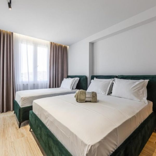 Seasons Apartments