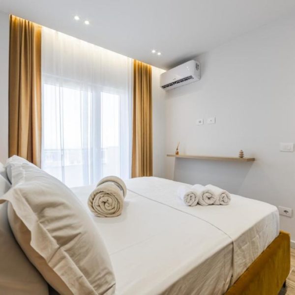 Seasons Apartments
