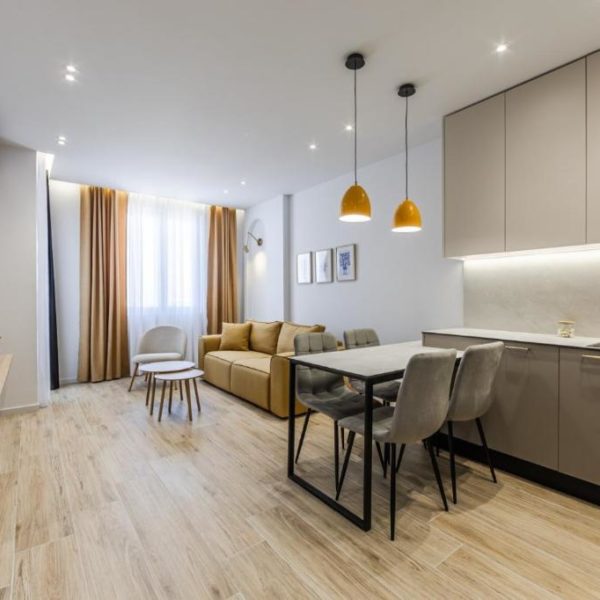 Seasons Apartments