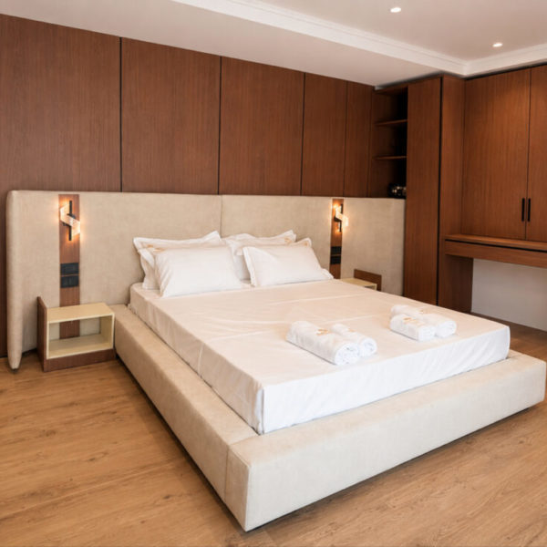 Queen Palace Luxury Hotel