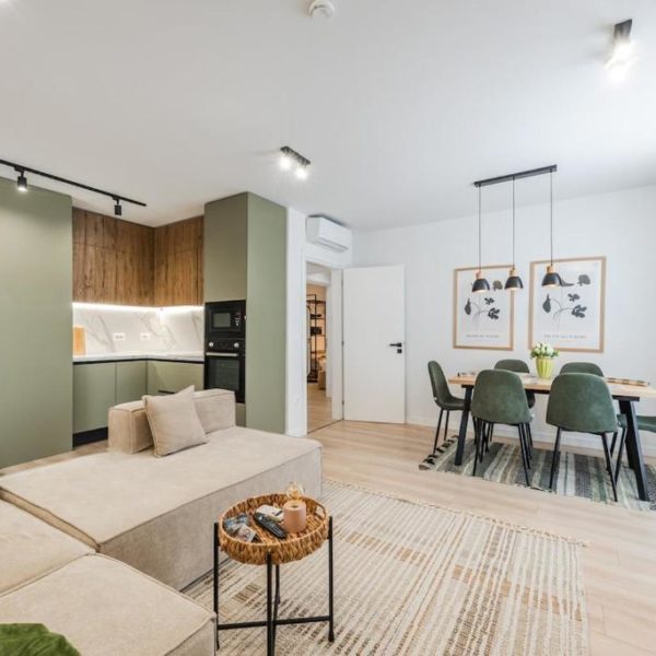 Seasons Apartments