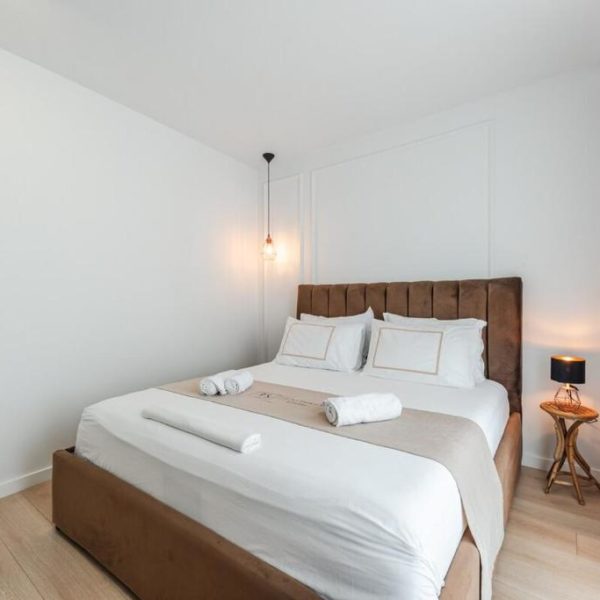 Seasons Apartments