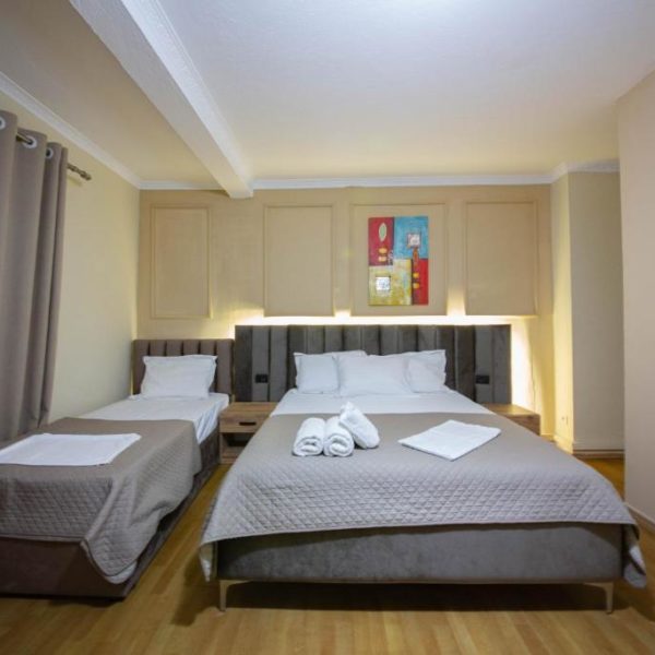 Erik Rooms Tirana