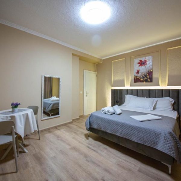 Erik Rooms Tirana