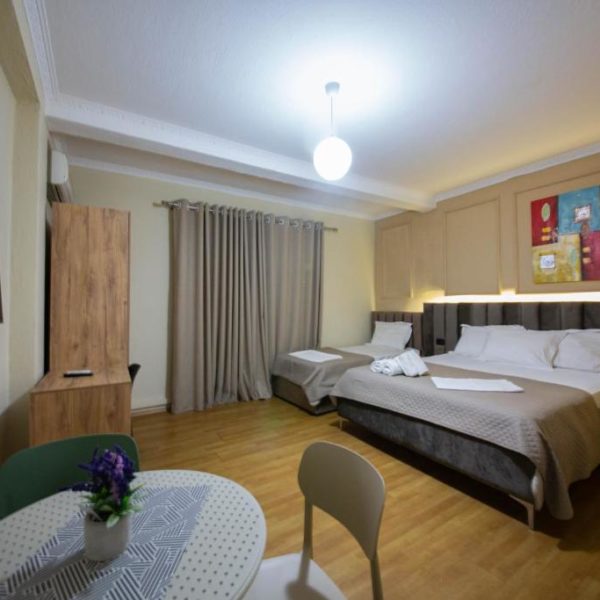 Erik Rooms Tirana