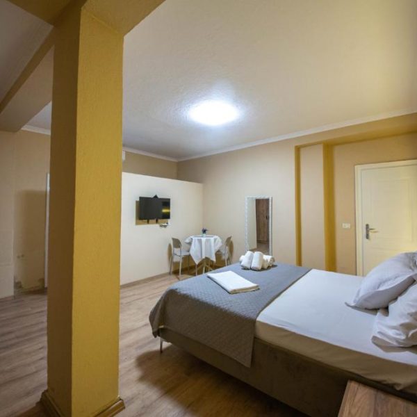 Erik Rooms Tirana