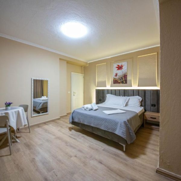 Erik Rooms Tirana