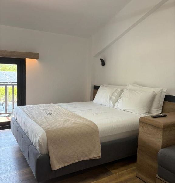Lumi i Bardhe Hotel & Restaurant