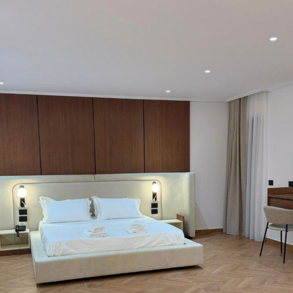 Queen Palace Luxury Hotel