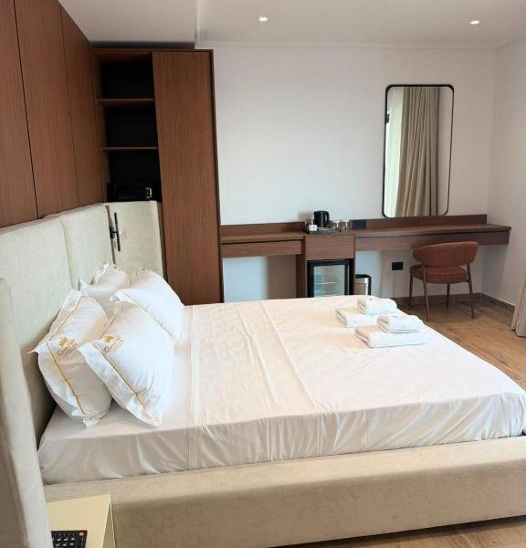 Queen Palace Luxury Hotel