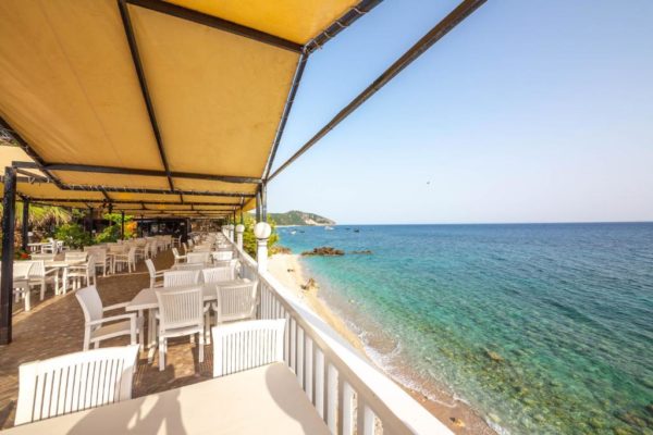Lodges Shen Nikolla